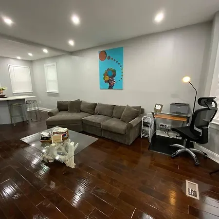 Luxury 3Br/Newark Penn,Wifi,Free Parking Villa